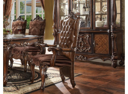 Klassischer Brauner Chesterfield Sitzer Exklusiver Lederstuhl Barock-Stil Sitzmöbel