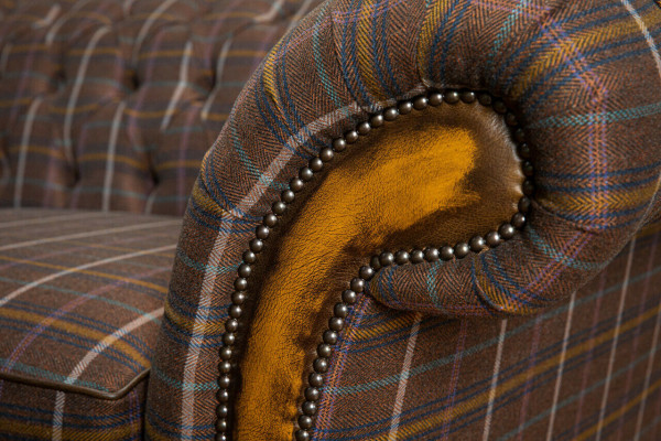 Klassisch Designer Braunes Sofa Dreisitzer Sitzer Chesterfield Stil Moderne Couch 
