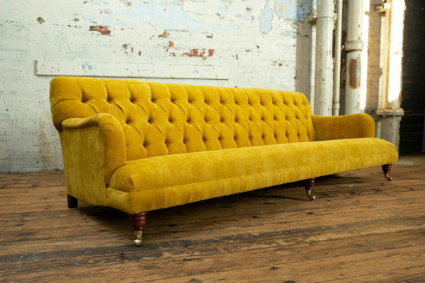Klassische Chesterfield Sofa 4 Sitzer Sofas Couchen Leder Gelb Design Polster