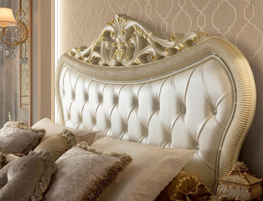 Chesterfield Bett Luxus Betten Polsterbett Doppelbett Klassisches Holz Hotel